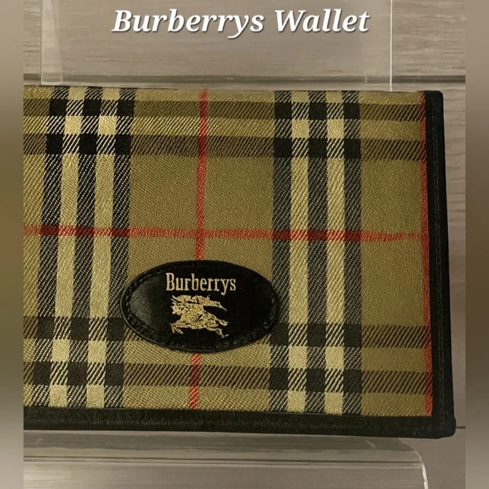 Burberrys Wallet With Scarf